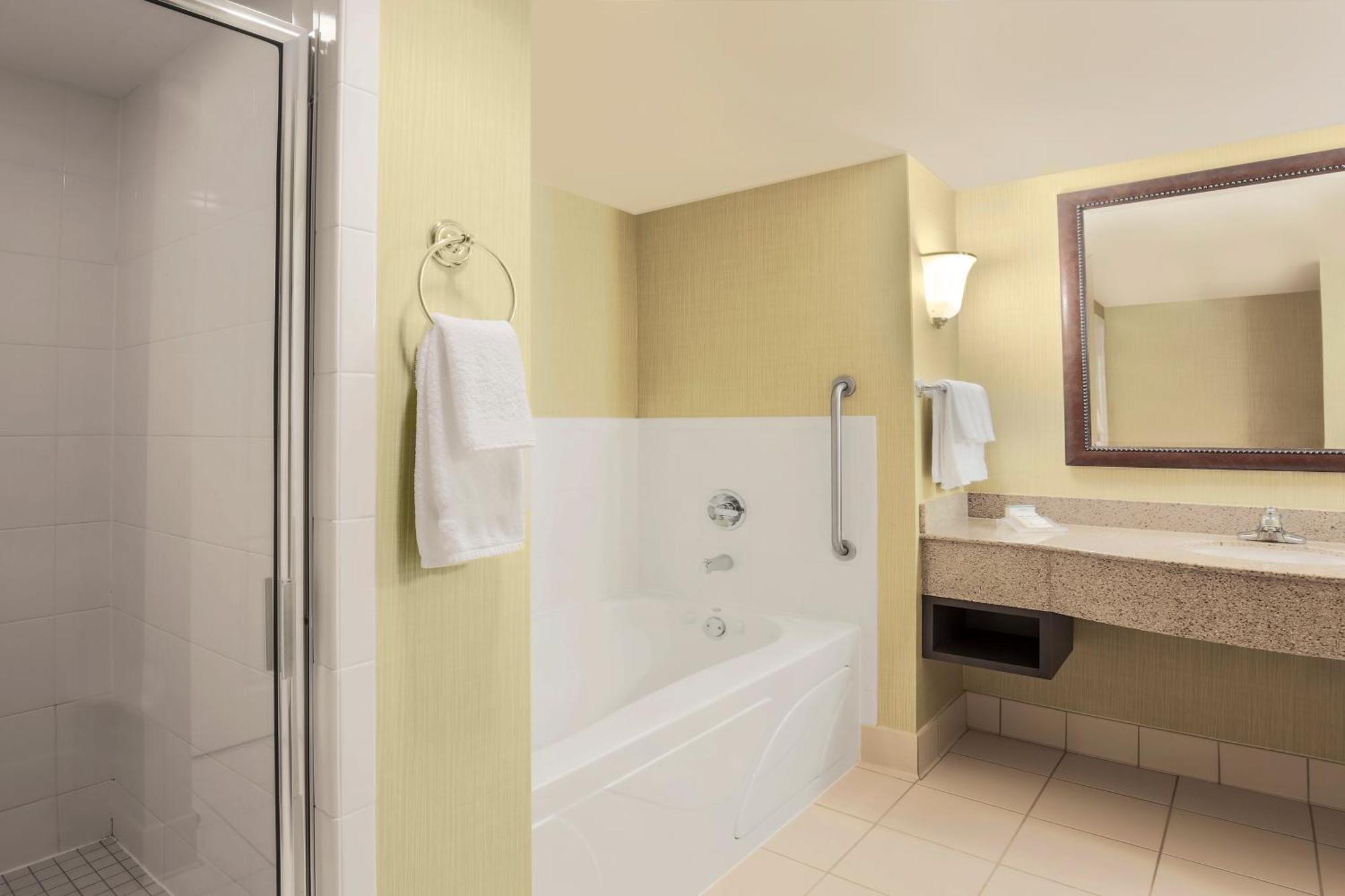 Hilton Garden Inn Chicago/Midway Airport Bedford Park Eksteriør bilde