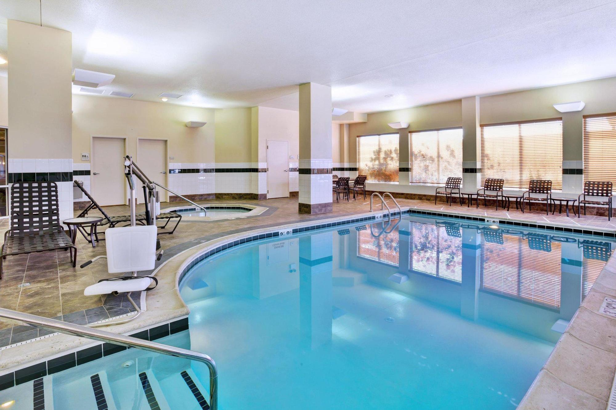 Hilton Garden Inn Chicago/Midway Airport Bedford Park Eksteriør bilde